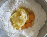 Foto del paso 1 de la receta: Rolls de manzana, pasas de uva y canela 💜💚🧡