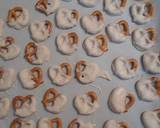 Pumpkin Spice Chocolate Coated Pretzels recipe step 3 photo