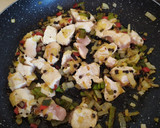 Foto del paso 5 de la receta: Arroz con pollo y almejas