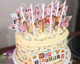 Foto del paso 37 de la receta: Memory Cake de Vainilla, Dulce de Leche y Buttercream de Chocolate Blanco (Torta de cumpleaños)