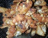 Foto langkah ke 1 dari resep Ga Prao Peek Gai (กะเพราปีกไก่).