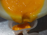 Helados tipo paleta de mango y yogurt