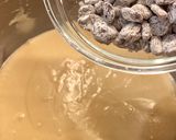 Foto del paso 12 de la receta Bizcocho de frutas confitadas, pasas y ron