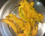 A picture of step 4 of Cut mirchi bhajji.