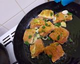 A picture of step 8 of Pan fried salmon with green beans and sauce.