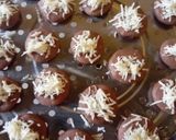 Foto langkah ke 6 dari resep Kastangel coklat ekonomis teflon.