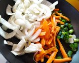 Házi kínai pirított tészta csirkemellel 🍜 recept fázis 1 fotója
