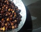 A picture of step 1 of Roasted Masala Chana.
