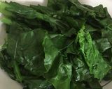 Foto langkah ke 1 dari resep Kailan cah daging.