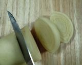Gambar langkah 22 resipi Karipap Pusing.
