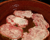 Foto del paso 3 de la receta: Fricandó de ternera con moixernons y almendras