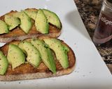 Foto del paso 5 de la receta Montaditos de delicias de mar y aguacate