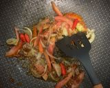 Foto langkah ke 4 dari resep Tumis Kangkung Cumi Saus Tiram.