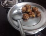A picture of step 2 of Cabbage Manchurian.