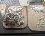 A picture of step 1 of Creamy Spinach and Spaghetti.