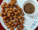 A picture of step 7 of Moong Dal Vada (Pakoda).