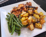 Foto del paso 3 de la receta: Salmón adobado con salsa de tamarindo, miso y miel a la plancha