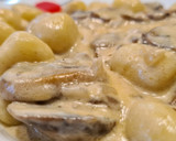 Foto del paso 5 de la receta: Ñoquis en salsa de champiñones al toque de mostaza al estragón