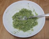 Pas rețetă Spaghetti de bostănel cu cremă de avocado și fistic 2 fotografie