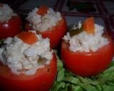 Foto del paso 4 de la receta: Tomates rellenos con arroz, pickles y atún
