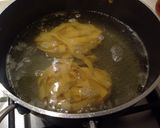 Foto del passaggio 4 della ricetta Pappardelle con cavolfiore verde, crema di ricotta e provola piccante, speck croccante