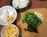 👩🏻‍🍳金沙秋葵蛋炒飯的食譜步驟1照片