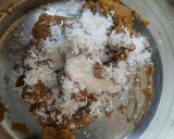 A picture of step 4 of Cocoa Pine Cone.
