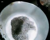 A picture of step 2 of Karak doodh pati.