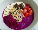 Foto langkah ke 4 dari resep Dragon Smoothie Bowl.