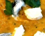 Une image de l'étape 1 de Soupe carottes persil avec morceaux de chèvre fermier et mont d'or.
