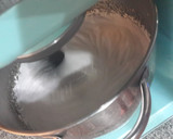 Foto del paso 2 de la receta: Torta pionono con mousse de chocolate y centro de dulce de leche