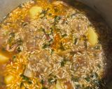 Foto del paso 4 de la receta: Arroz con piñones (de pino)