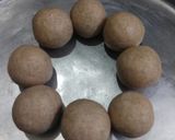 A picture of step 3 of Foxtail millet roti.