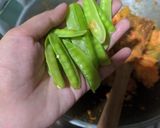 Foto langkah ke 7 dari resep Sambel goreng kentang dan rambak.