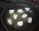 Foto del paso 7 de la receta: Guiso de judiones con cochino y alcachofas fritas