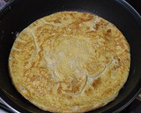 Foto del paso 1 de la receta: Crêpe de tortilla y queso