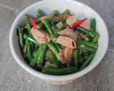 Foto langkah ke 4 dari resep Tumis Kacang Panjang Bakso.
