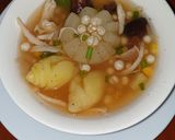 รูปขั้นตอนการทำที่ 2 ของ ซุปสาคูไก่ฉีกใส่เห็ดตับเต่า
