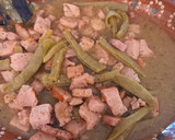 Foto del paso 6 de la receta: Chuletas en salsa y nopales