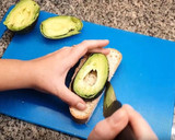 Foto del paso 3 de la receta: Tostas de Aguacate