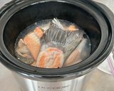 Foto langkah ke 2 dari resep Kaldu Tulang Salmon Homemade.