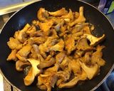 Une image de l'étape 1 de Girolles sautées au persil.