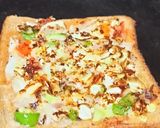 A picture of step 4 of Cheesy bread pizza.