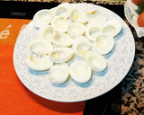 Foto del paso 1 de la receta: Huevos rellenos