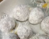 A picture of step 5 of Potato balls.