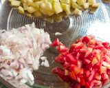 A picture of step 1 of Salsa Friska.