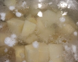Foto del paso 1 de la receta: Muslitos de pollo en salsa cremosa de acelgas 🍗🥣🥬