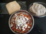 चीझ पिझ्झा पराठा (cheese pizza paratha recipe in marathi)