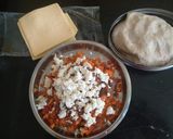 चीझ पिझ्झा पराठा (cheese pizza paratha recipe in marathi) रेसिपी स्टेप 1 फोटो 