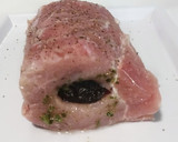Foto del paso 4 de la receta: Lomo de cerdo mechado con ciruelas pasas hecho en cacerola